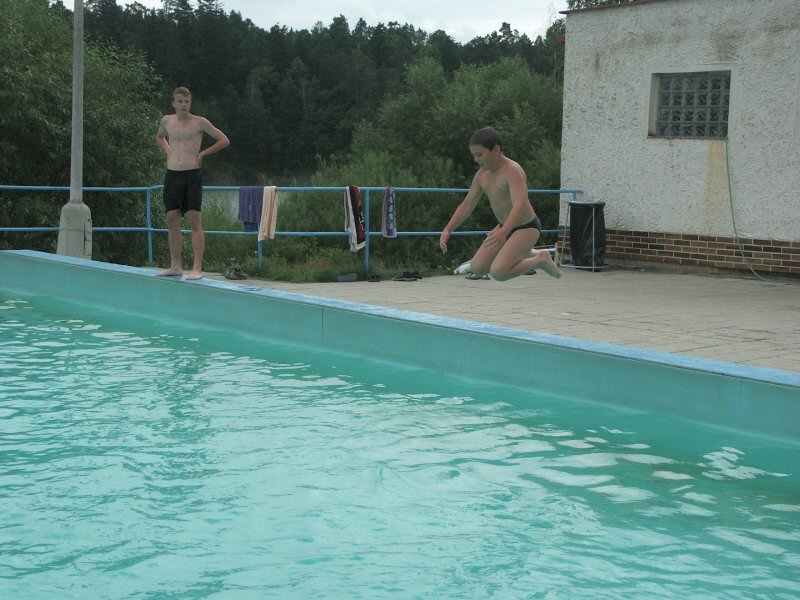 mb040727088.jpg